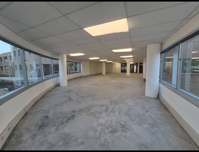 858M² OFFICE TO LET IN WOODMEAD